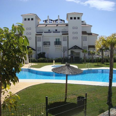 Residencial Duquesa 2049 Apartment Манилва Екстериор снимка