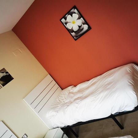 Residencial Duquesa 2049 Apartment Манилва Екстериор снимка