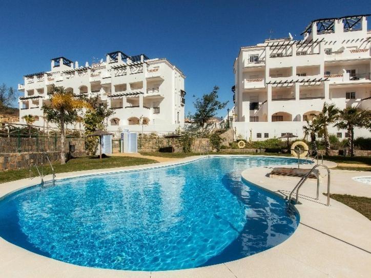 Residencial Duquesa 2049 Apartment Манилва Екстериор снимка
