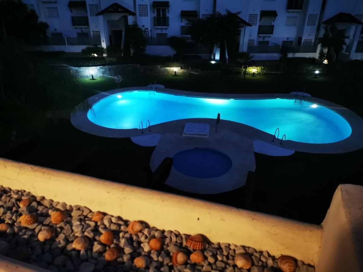 Residencial Duquesa 2049 Apartment Манилва Екстериор снимка